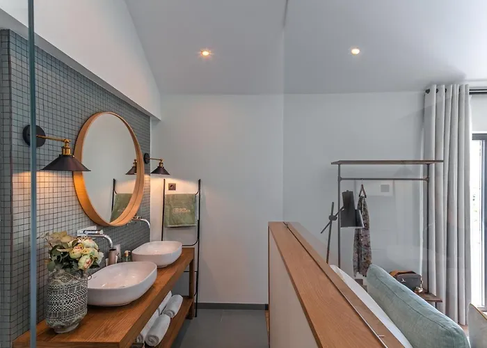 בית חווה Quinta Da Salada - למאגו