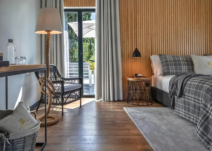 בית חווה Quinta Da Salada - למאגו